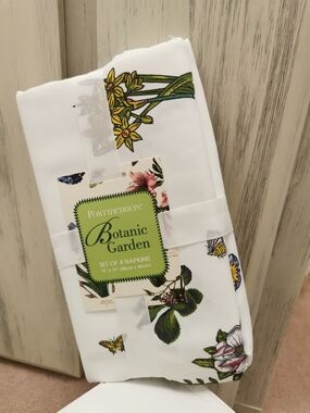 NWT Portmeirion Botanic Garden Napkins - Set of 4